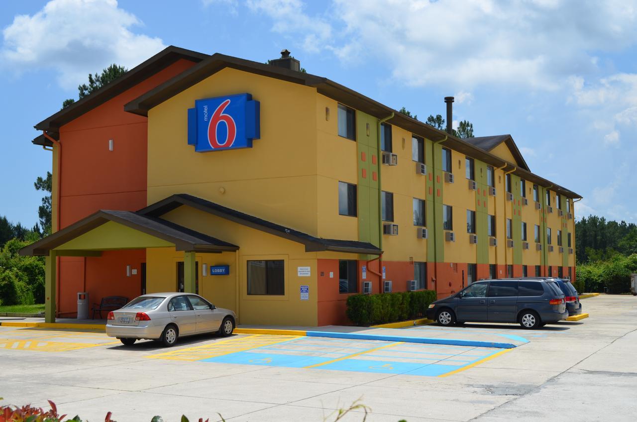 Motel 6 - Newest - Ultra Sparkling Approved - Chiropractor Approved Beds - New Elevator - Robotic Massages - New 2023 Amenities - New Rooms - New Flat Screen Tvs - All American Staff - Walk To Longhorn Steakhouse And Ruby Tuesday - Book Today And Sav Kingsland Ngoại thất bức ảnh